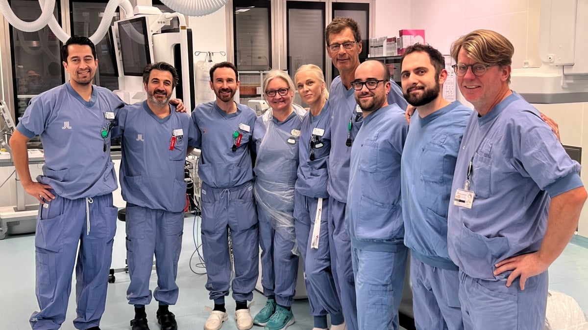 Från vänster i bild: Calle Becker, Fadi Jokhaji, Felix Böhm, Camilla Bergström, Emilia Kling, Rickard Linder, 2 personer i tv-teamet från Italien och Jonas Persson.